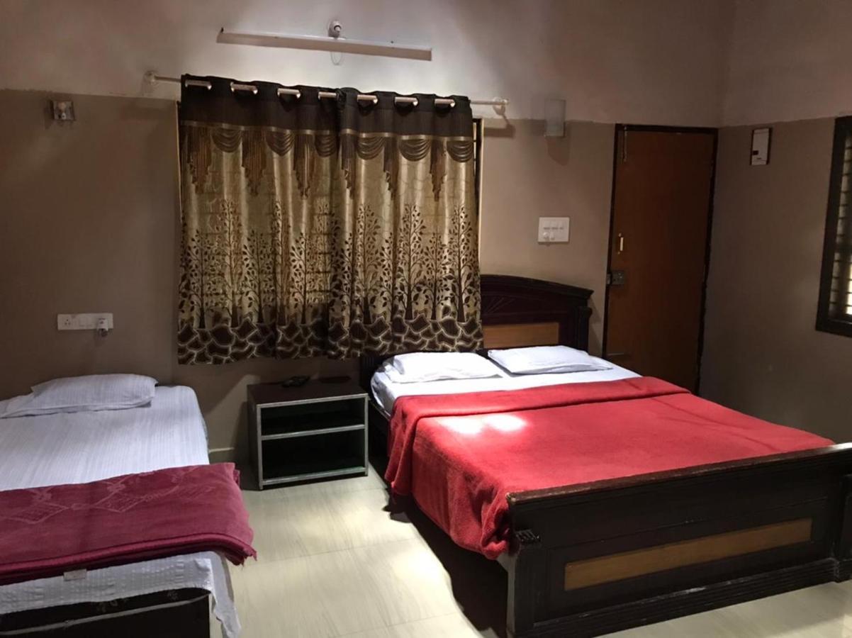 Silver Shadow Homestay Чикмагалур Экстерьер фото