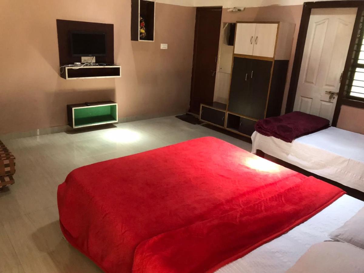 Silver Shadow Homestay Чикмагалур Экстерьер фото